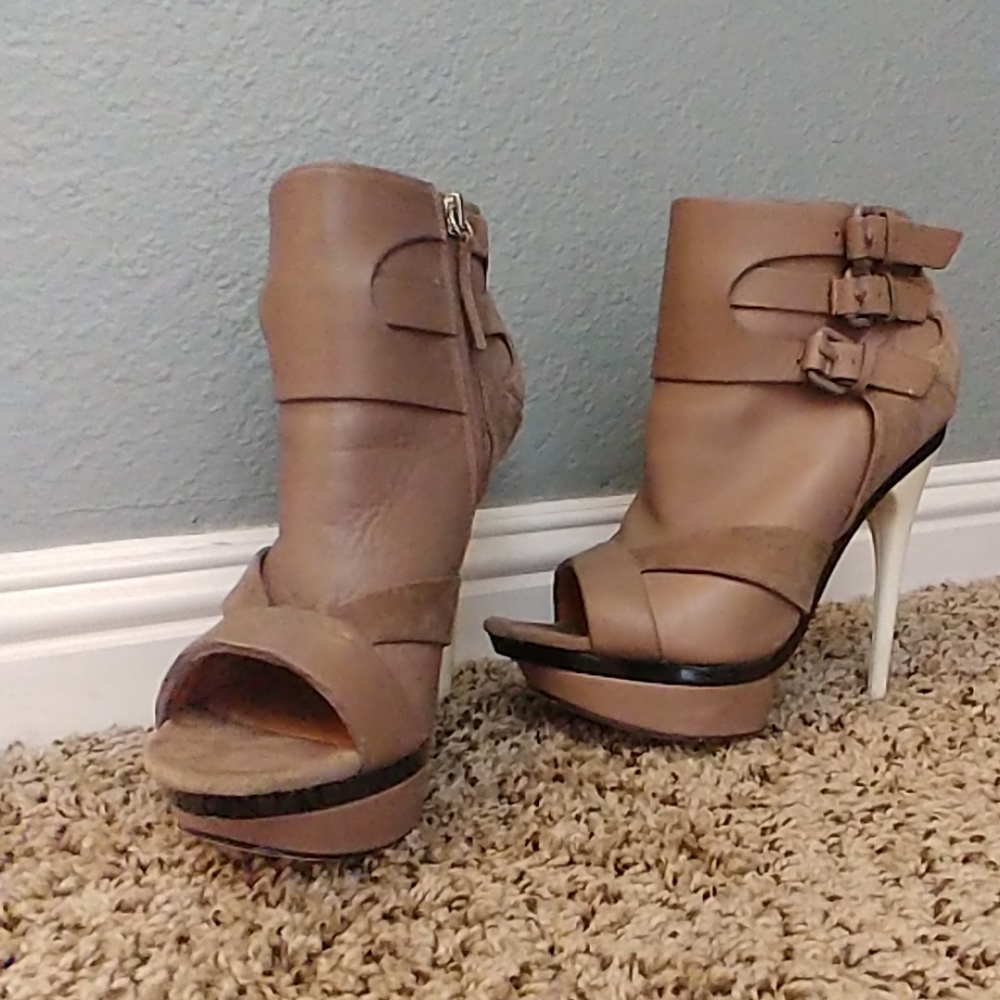 L.A.M.B. Taupe Brown Peep Toe Leather Booties 8M